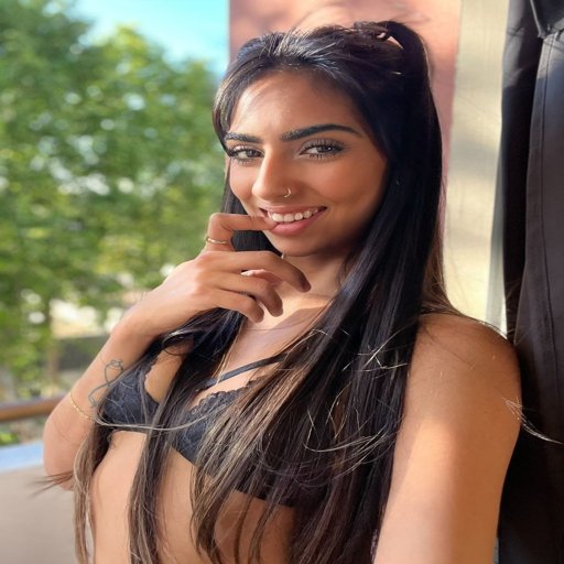 Sarah - OnlyFans creator with a $22,000 top month under OnlyPro management